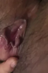 小骚逼自慰2