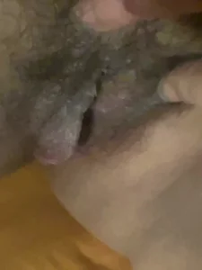 臭逼母猪